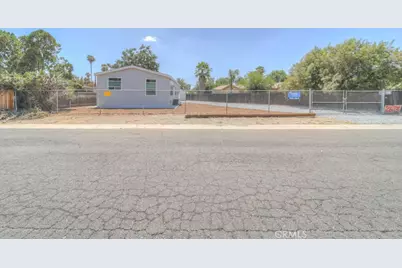 26113 Naumann, Homeland, CA 92548 - Photo 2