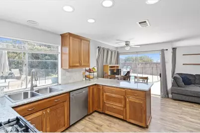 24080 Manresa Court, Murrieta, CA 92562 - Photo 10