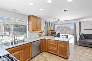 24080 Manresa Ct, Murrieta, CA 92562 - Photo 10