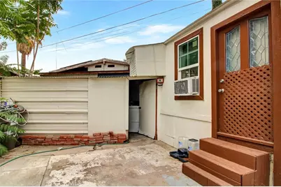 4015 Mountain  Dr  Spc  2 #2, San Bernardino, CA 92407 - Photo 2