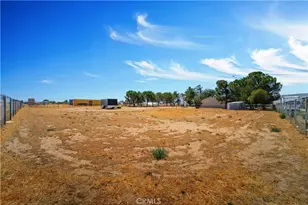 8327 W Ave I, Lancaster, CA 93536 - Photo 30