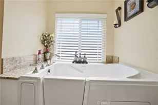1481 Martinique Dr, Hemet, CA 92543 - Photo 20