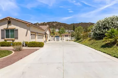 32516 Hayden Rd, Menifee, CA 92584 - Photo 16