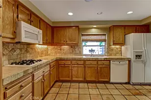 16287 Maricopa Ln, Apple Valley, CA 92307 - Photo 4