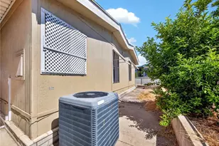 1300 W Menlo Ave, Hemet, CA 92543 - Photo 18
