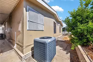 1300 W Menlo Ave, Hemet, CA 92543 - Photo 18
