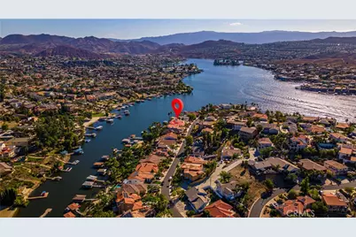 22166 W San Joaquin Drive, Canyon Lake, CA 92587 - Photo 6