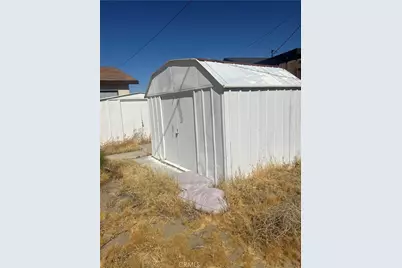 37111 Torres, Barstow, CA 92311 - Photo 16