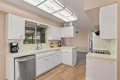 29137 Del Monte Drive, Menifee, CA 92586 - Photo 10