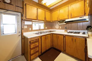 725 W Thornton, Hemet, CA 92543 - Photo 16