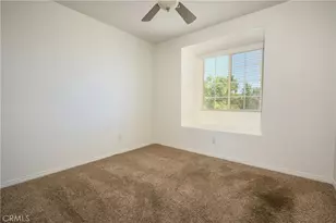 41005 Crimson Pillar Ln, Lake Elsinore, CA 92532 - Photo 14