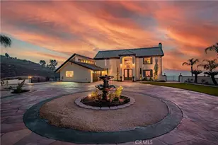 30800 Sorrel Ln, Canyon Lake, CA 92587 - Photo 2