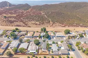 24788 Split Rail Rd, Wildomar, CA 92595 - Photo 34
