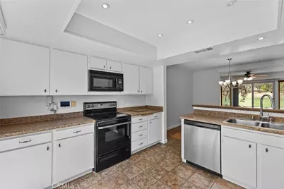 29424 Via La Plaza, Murrieta, CA 92563 - Photo 8