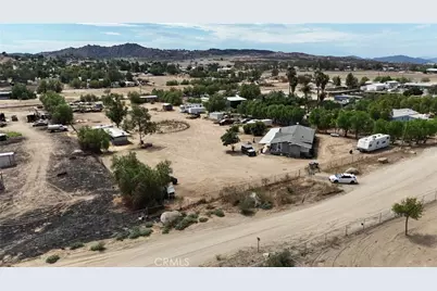 24124 Agate Lane, Homeland, CA 92548 - Photo 2