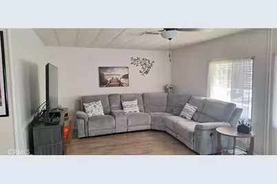 575 Lyon #19, Hemet, CA 92543 - Photo 2