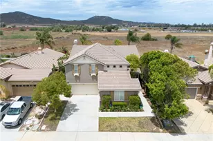 34099 Pamplona, Murrieta, CA 92563 - Photo 2