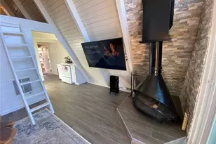 33012 Donner, Running Springs, CA 92308 - Photo 2