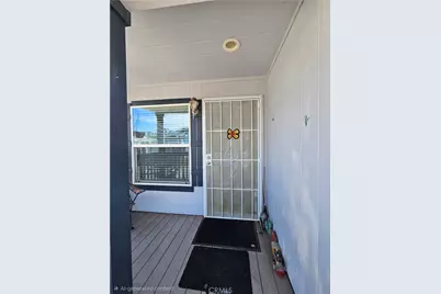 10001 W Frontage Road #211, South Gate, CA 90280 - Photo 4
