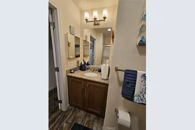 10001 W Frontage Road #211, South Gate, CA 90280 - Photo 14