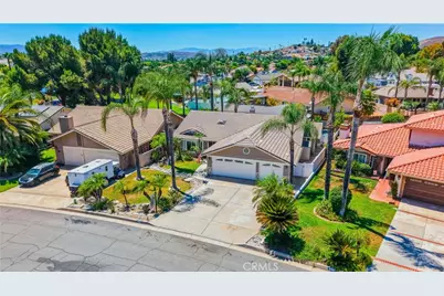 30027 Swan Point, Canyon Lake, CA 92587 - Photo 2