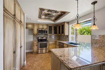 30027 Swan Point, Canyon Lake, CA 92587 - Photo 12