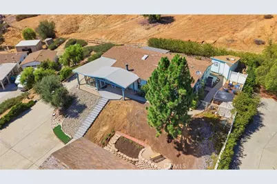 24440 Woodshed Way, Wildomar, CA 92595 - Photo 4