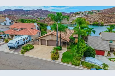22049 Loch Lomond, Canyon Lake, CA 92587 - Photo 2