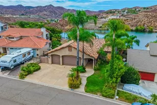 22049 Loch Lomond, Canyon Lake, CA 92587 - Photo 2