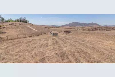 37911 Arosa Street, Winchester, CA 92596 - Photo 14
