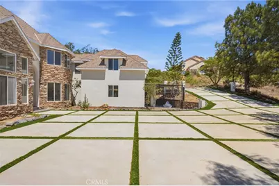 1094 Hillcrest View Lane, Fallbrook, CA 92028 - Photo 4