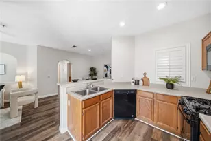 26466 Arboretum Way, Murrieta, CA 92563 - Photo 12