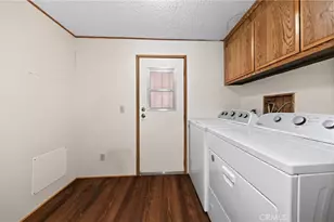 1300 W Menlo Ave, Hemet, CA 92543 - Photo 18