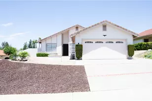 25408 Pistache Ct, Murrieta, CA 92563 - Photo 2