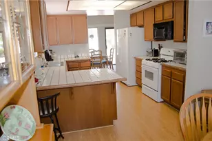 25408 Pistache Ct, Murrieta, CA 92563 - Photo 16