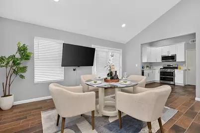 39747 Old Carriage, Murrieta, CA 92563 - Photo 10