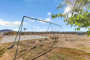 1998 Cambria Ave, Landers, CA 92285 - Photo 4