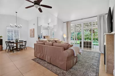 39771 Old Carriage, Murrieta, CA 92563 - Photo 8