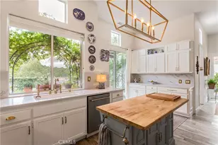 37849 Bear View Cir, Murrieta, CA 92562 - Photo 4