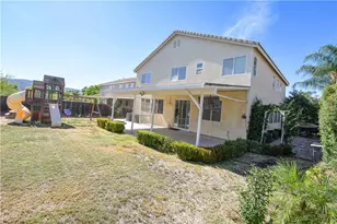 23281 Highland Oaks Ct, Wildomar, CA 92595 - Photo 12