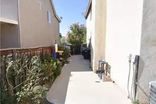 23281 Highland Oaks Ct, Wildomar, CA 92595 - Photo 14
