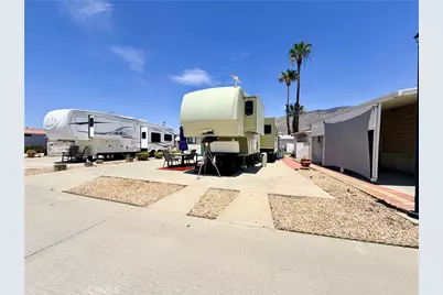 827 Deerwood Drive, San Jacinto, CA 92583 - Photo 2