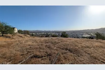 2 Hill Avenue, Lake Elsinore, CA 92530 - Photo 4