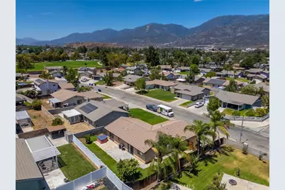 1539 Teton, San Bernardino, CA 92407 - Photo 32