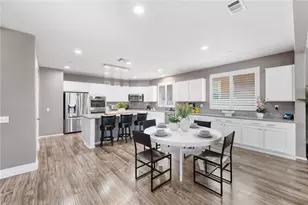 30881 Bristly Ct, Murrieta, CA 92563 - Photo 14