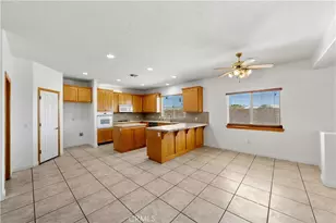 12922 Lompoc, Apple Valley, CA 92308 - Photo 12