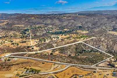 40200 E Benton Road, Hemet, CA 92544 - Photo 2