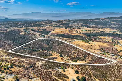 40200 E Benton Road, Hemet, CA 92544 - Photo 32