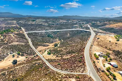 40200 E Benton Road, Hemet, CA 92544 - Photo 30