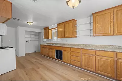 18580 Decker, Perris, CA 92570 - Photo 6